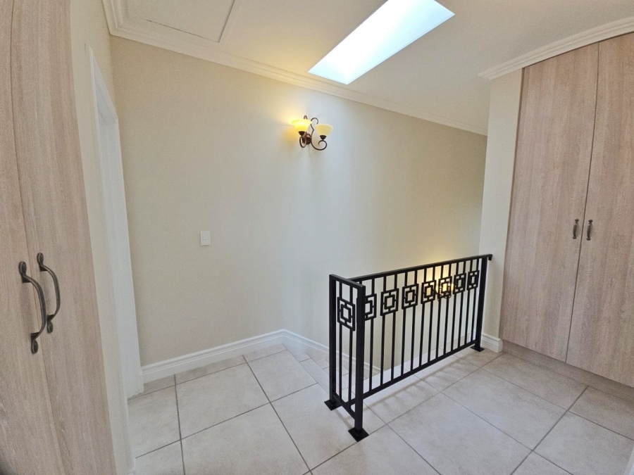 4 Bedroom Property for Sale in Sedgefield Central Western Cape